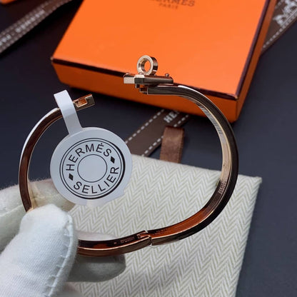 エルメスのブレスレットが安い