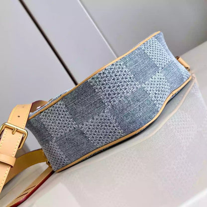 チェス メッセンジャー ブルー ダミエ デニム 3D キャンバス N40706 – LW444