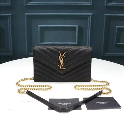 YSL カッサンドル マトラッセ フラップ ポーチ ラムスキン レザー V ヌード ピンク