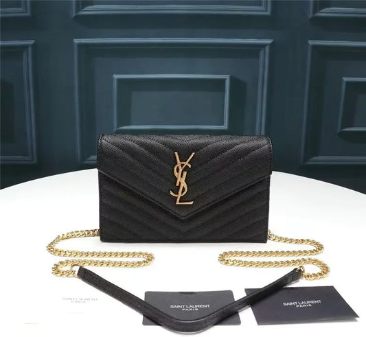 YSL カッサンドル マトラッセ フラップ ポーチ ラムスキン レザー V ヌード ピンク