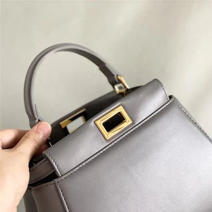 フェンディ ピーカブー シープスキンバッグ