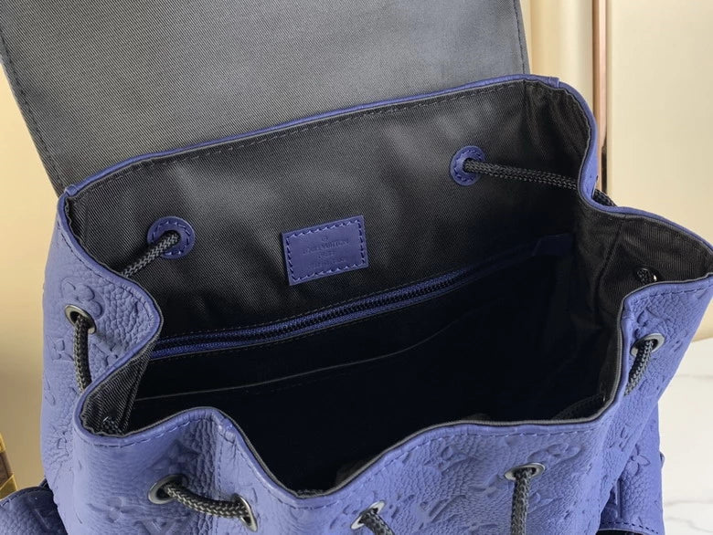 クリストファー MM バックパック ブルーモノグラム トリヨンレザー – LW160