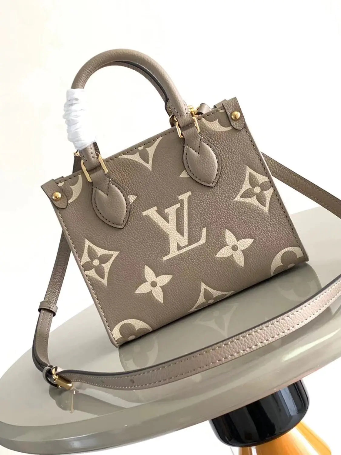 ルイ・ヴィトン M47054 オンザゴー BB