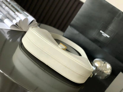 LE 5 7 ホーボーバッグ（ベジタブルタンニンレザー製）