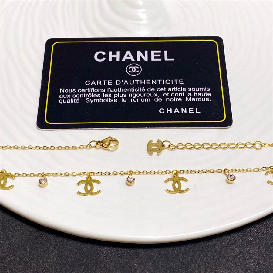 シャネルのダブルCネックレス