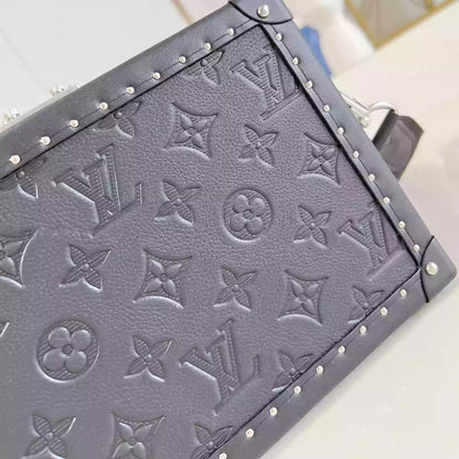 クラッチボックス ブラック モノグラム シャドウ カウハイドレザー M12876 – LW275