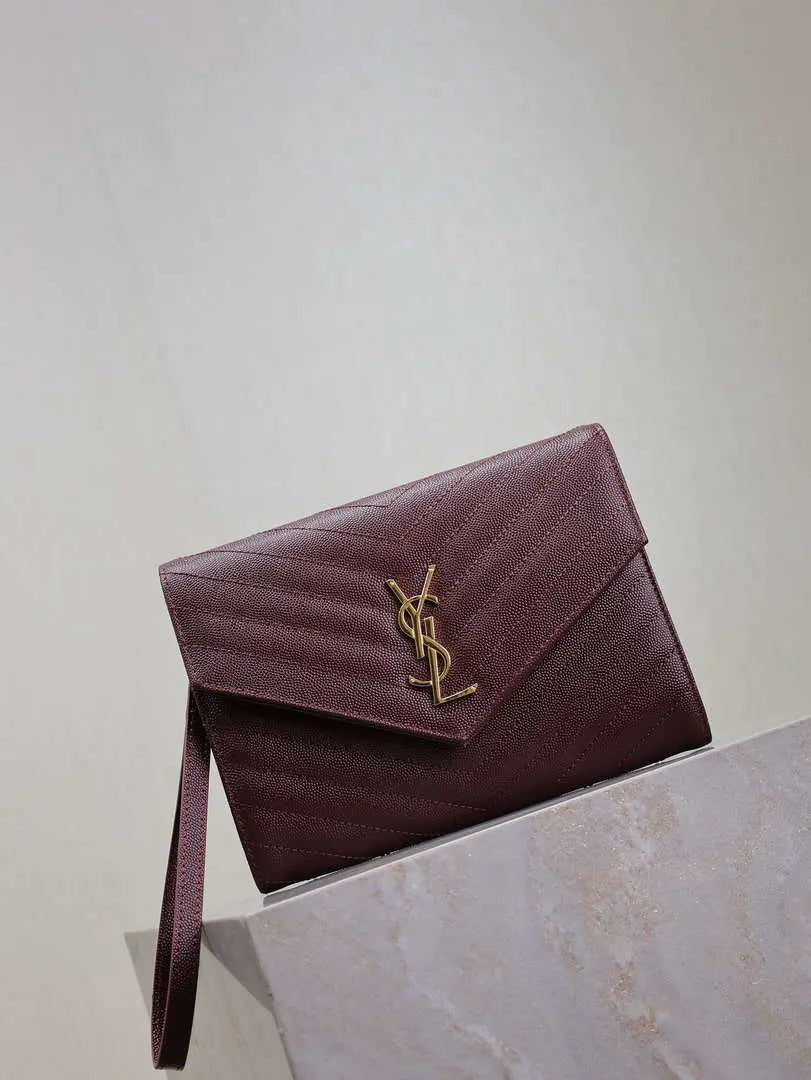 YSL カッサンドル マトラッセ フラップポーチ グレイン ドゥ プードル レザー 617662 V ワインレッド