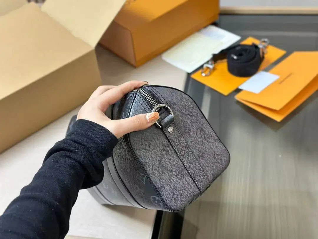 ルイ・ヴィトン シティ キーポルバッグ M45936