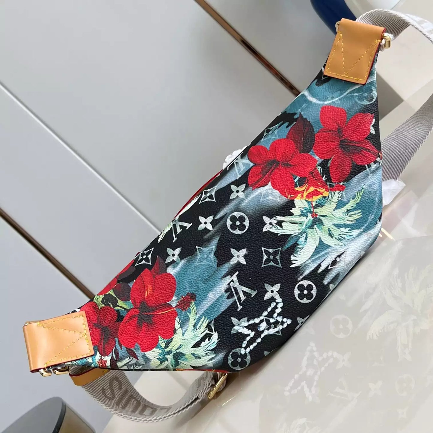 ラッシュ バムバッグ モノグラム サーフィン キャンバス M24992 – LW226