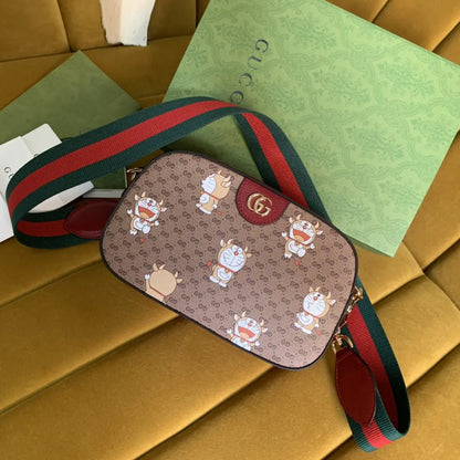 GG ブラック ショルダーバッグ