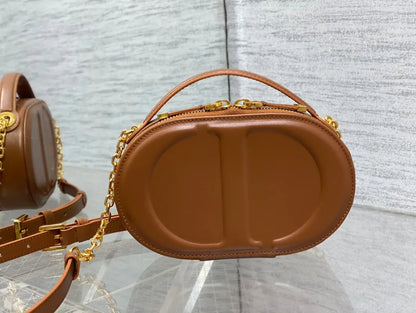 クリスチャン・ディオール シグネチャー オーバル カメラバッグ