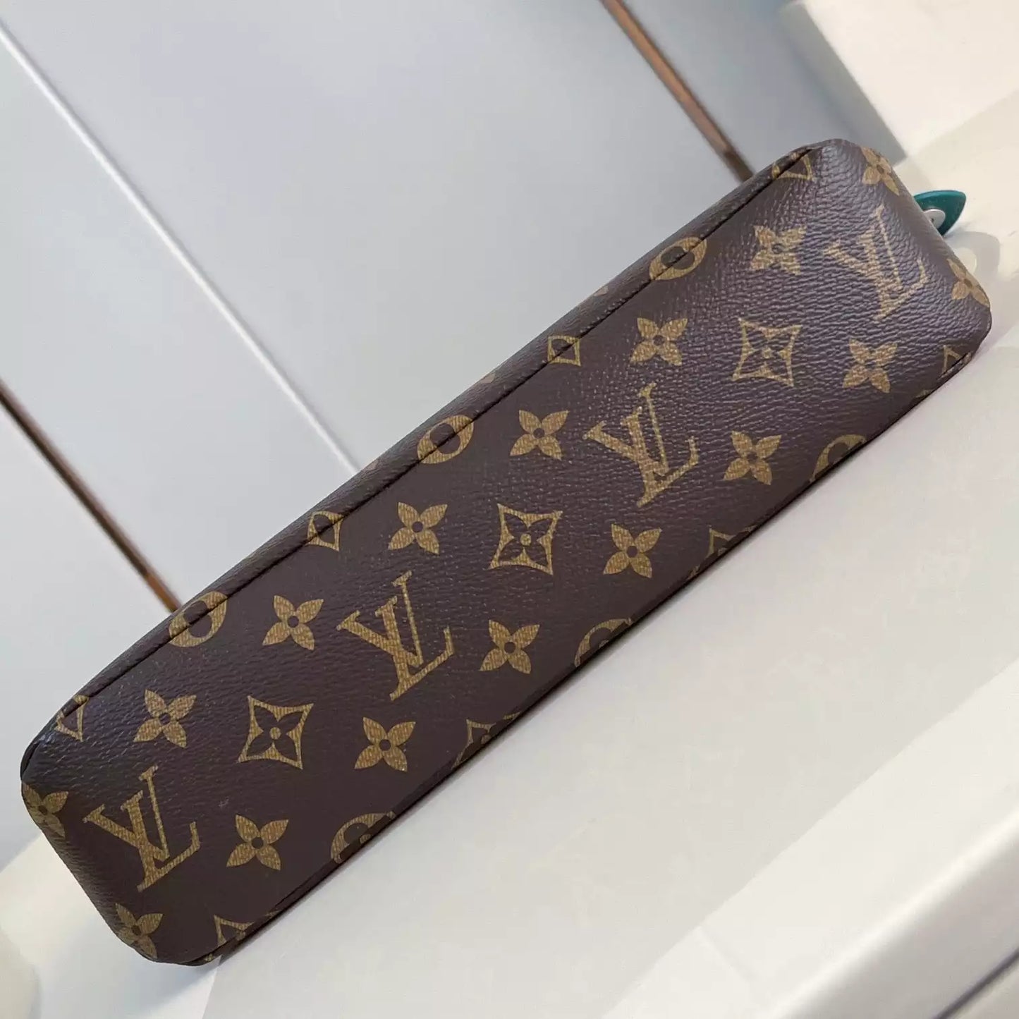 ボルネオグリーン ソフトトラベルポーチ M13199 – LW403