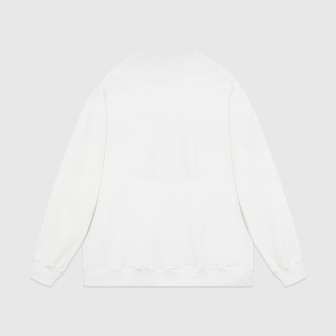 【 PRADA 旗艦店】ご好評に付き再入荷！！