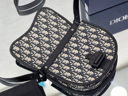 ディオール ミニ ギャロップ バッグ ストラップ付き – DIO039