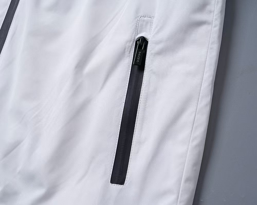 【PRADA旗艦店】プラダ ジャケット ご好評に付き再入荷！