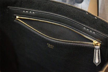 フェンディ ショッピングロゴバッグ