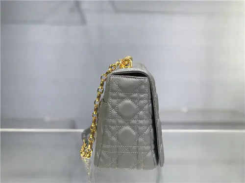 ディオール ラージ カロ バッグ