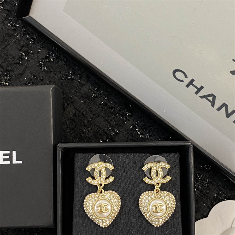 シャネル クラシック スモール ダブルC ダイヤモンド ラブ イヤリング