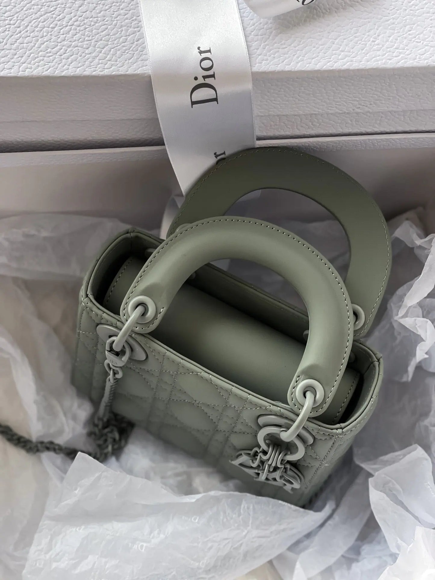 クリスチャン・ディオール ミディアム レディ ディオール バッグ