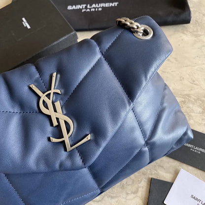 キルティングラムスキンのパファーミディアムバッグ