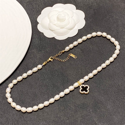 シャネル パール 四つ葉のクローバー ブラック＆ホワイト ダブルウェア ネックレス