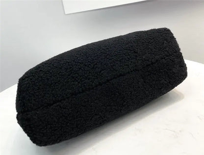 フェンディ ラムウール ファーストバッグ