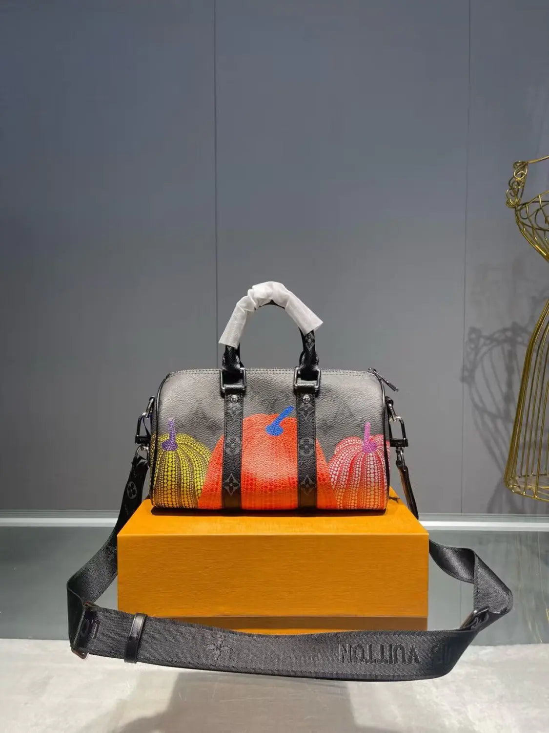 ルイ・ヴィトン クサマ リバース モノグラム エクリプス キーポル 25