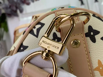 LV キーポル・バンドリエール 50 バニラモノグラム クラギーコーティングキャンバス – LW177