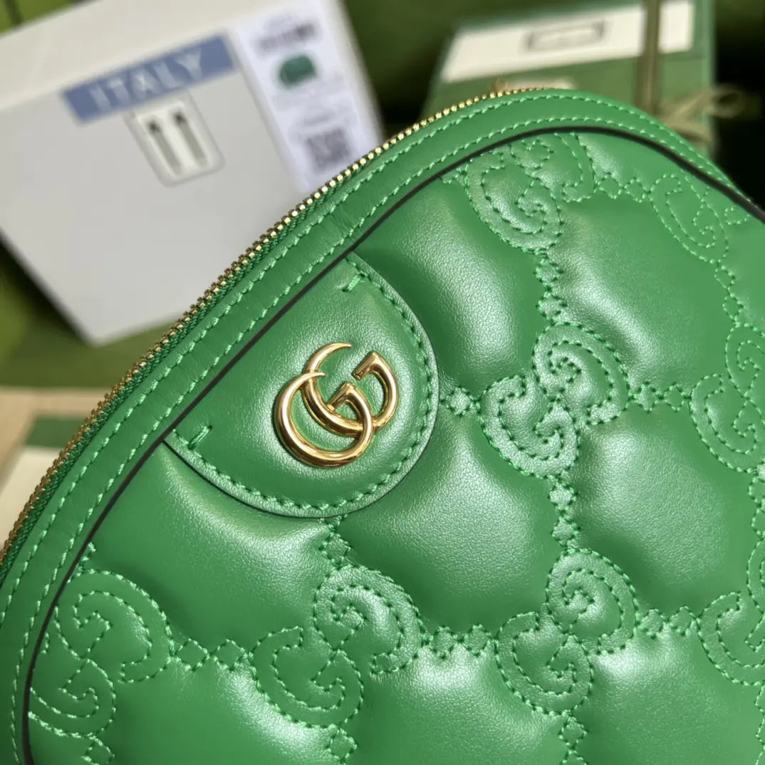 GG マトラッセ レザー スモール バッグ