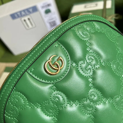 GG マトラッセ レザー スモール バッグ