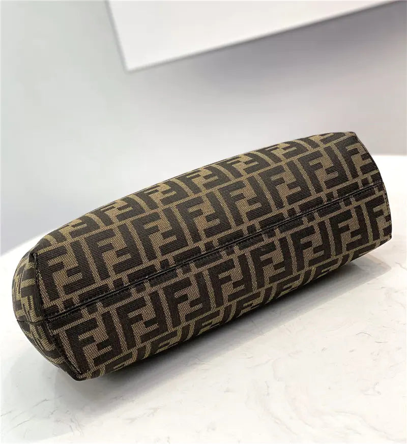 フェンディ FFロゴ ファーストバッグ