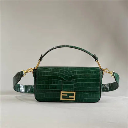 フェンディの象徴的なバゲットバッグ