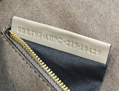 フェンディ チェーンショルダーバッグ