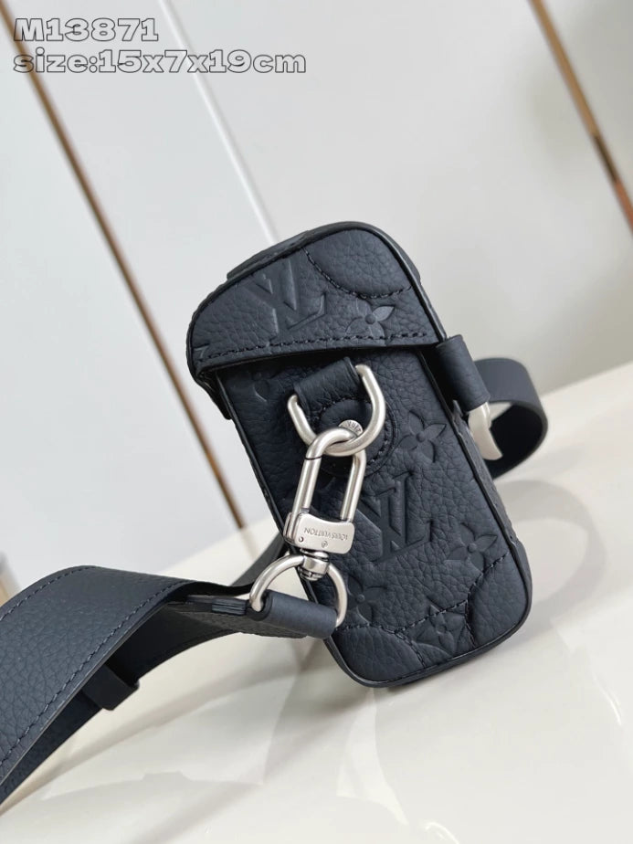 ソウル トランク クロスバッグ ブラック トリヨンモノグラム M13871 – LW418