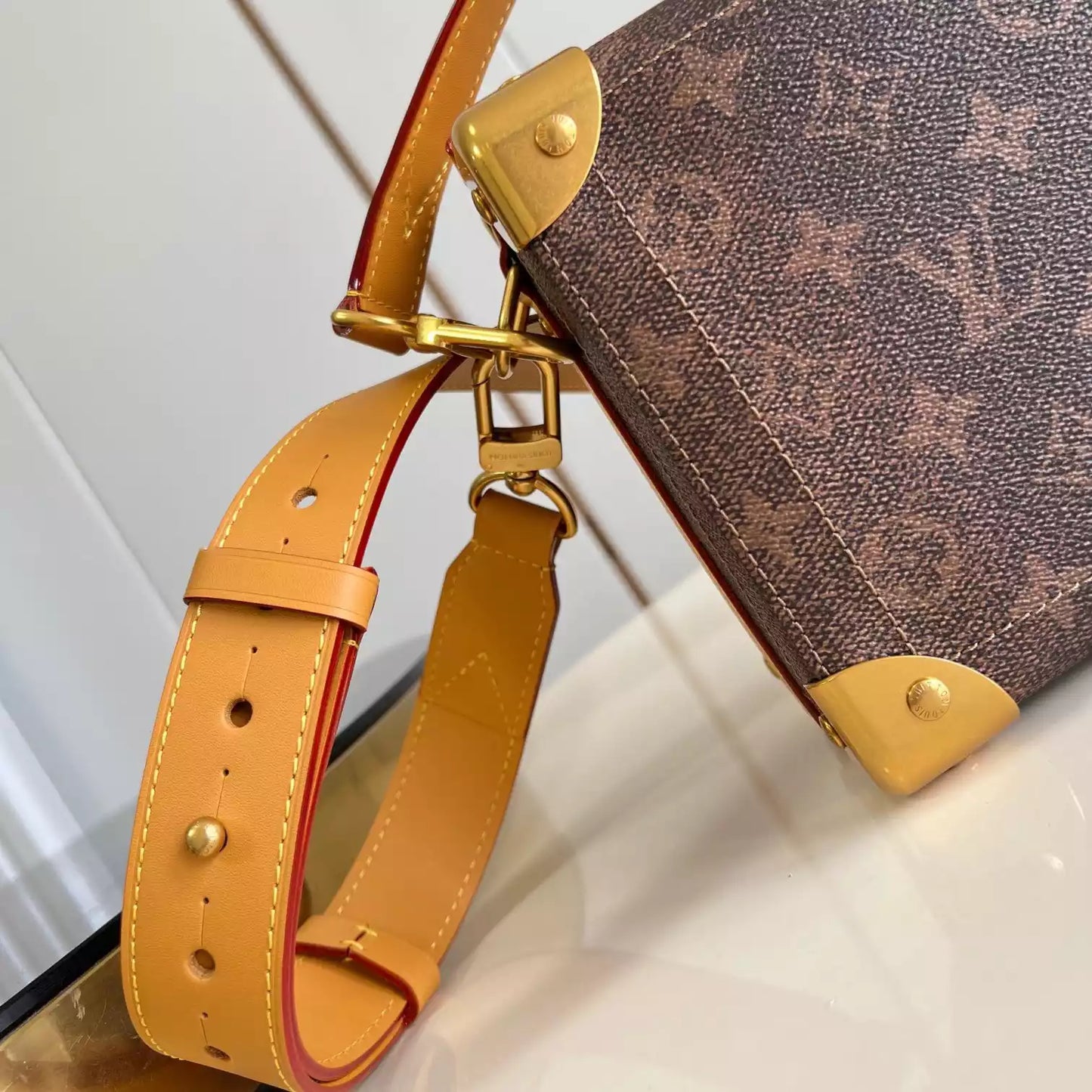 ソウルトランク イーストウエスト モノグラム ダストキャンバス M11536 – LW440