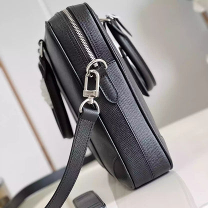 ポルトドキュメント ボヤージュ PM ブリーフケース タイガレザー M30925 – LW329