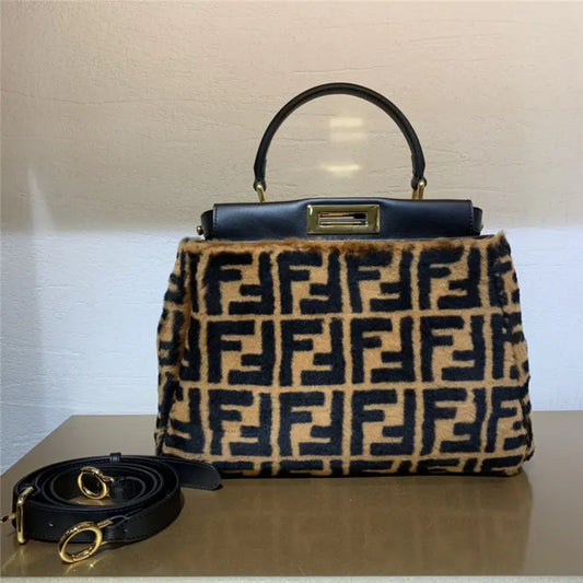 フェンディ ピーカブー FF ファーバッグ