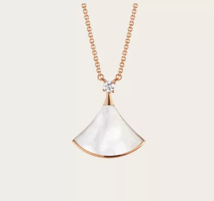 ブルガリ ディーヴァ ドリーム ネックレス