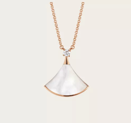 ブルガリ ディーヴァ ドリーム ネックレス