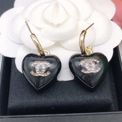 シャネルのハート型イヤリング