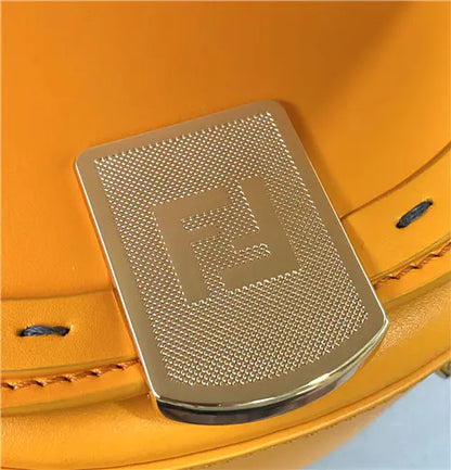 フェンディ サドルバッグ