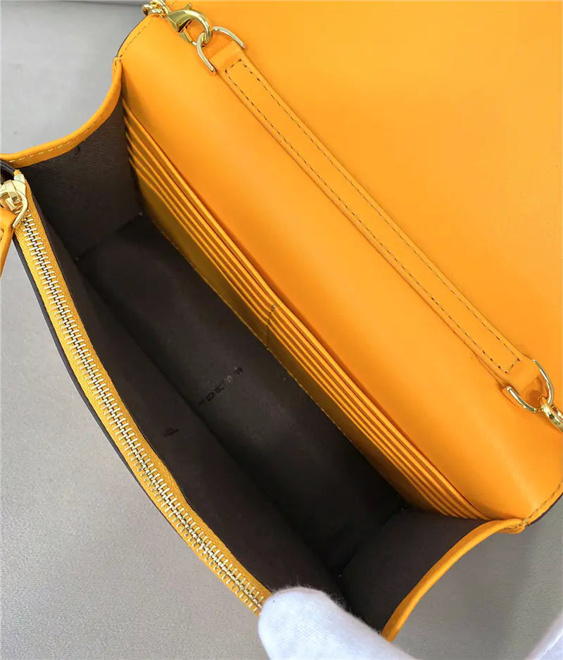 フェンディ チェーンウォレット