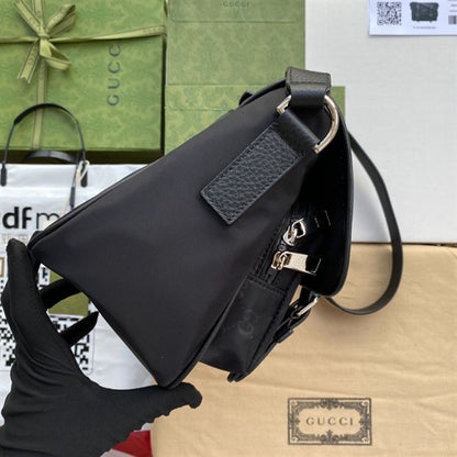 グッチ GGグッチシマ ブラックナイロン メッセンジャーバッグ – BG049