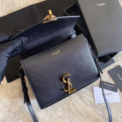 カサンドラ モノグラム クラスプバッグ マットパイソン