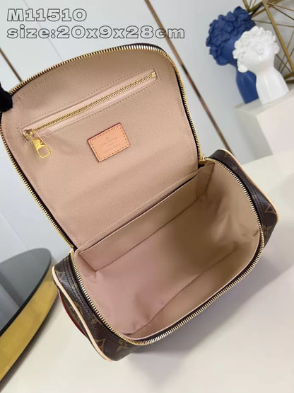 ルイ・ヴィトン トイレタリーバッグ ブラウン モノグラム・エクリプス キャンバス – LW150