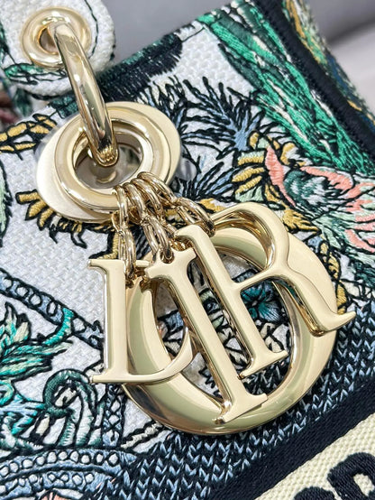 クリスチャン ディオール ミディアム レディ D ライト バッグ