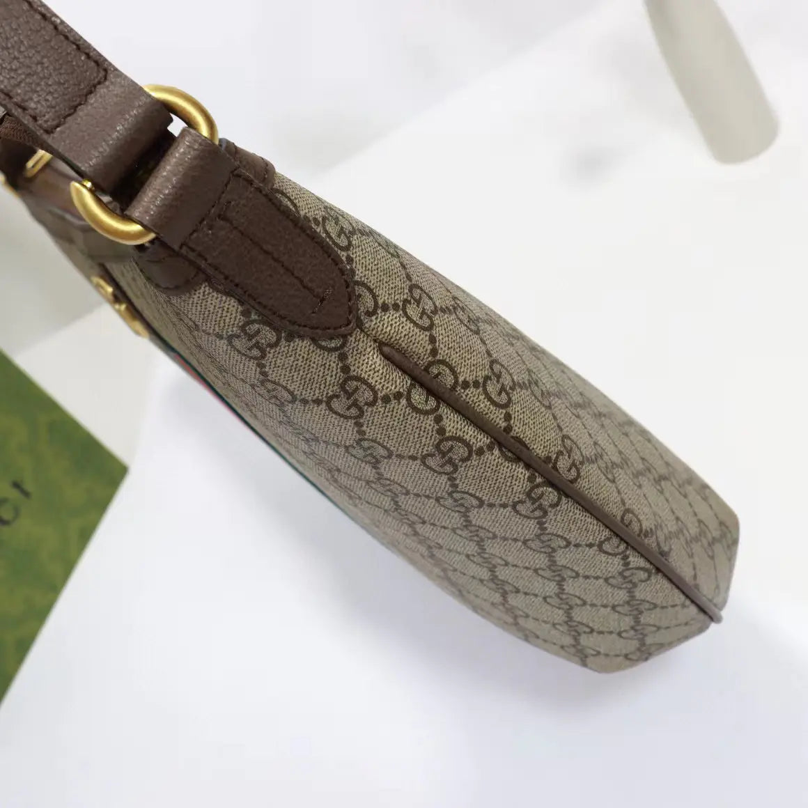 オフィディアGGショルダーバッグ