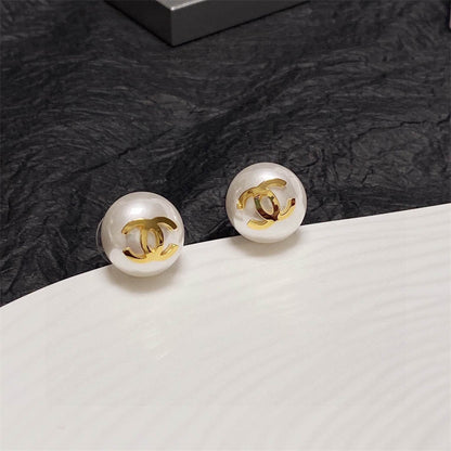 シャネルのパールイヤリング