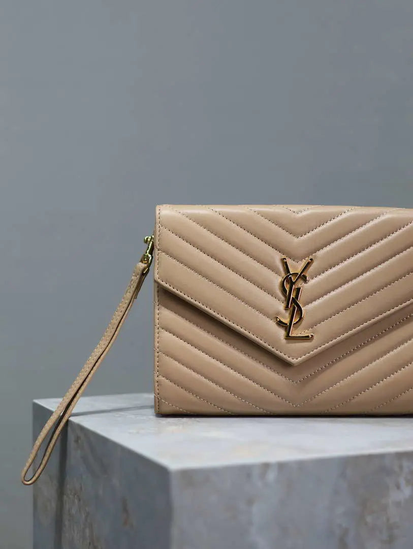 YSL カッサンドル マトラッセ ラムスキン レザー フラップ ポーチ 617662 V ヌード ピンク