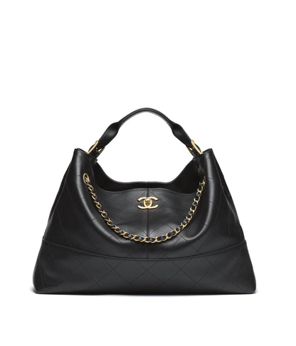 シャネル 25A メティエダール ヨコ型ショッピングバッグ。